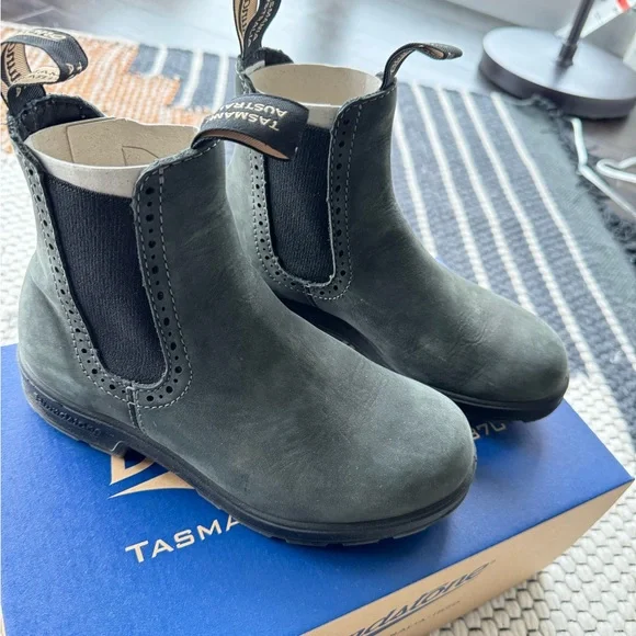 ❗️SOLD❗️Like New - Blundstone 1630 Women’s Original High Top Boots, Rustic Black - Picture 3 of 10